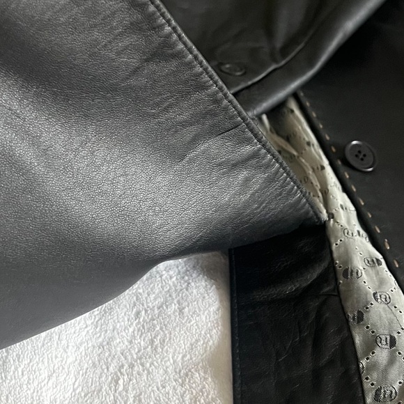 Leather jacket blazer black with white pinstitching kick split hem in back. - Picture 6 of 6